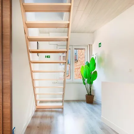 Tin Tin A La Near With Garden