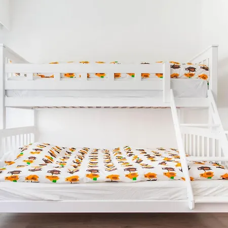 Tin Tin A La Near With Garden *