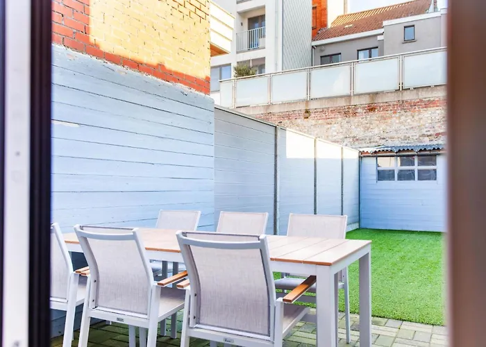 Hébergement de vacances Tin Tin à La Near With Garden