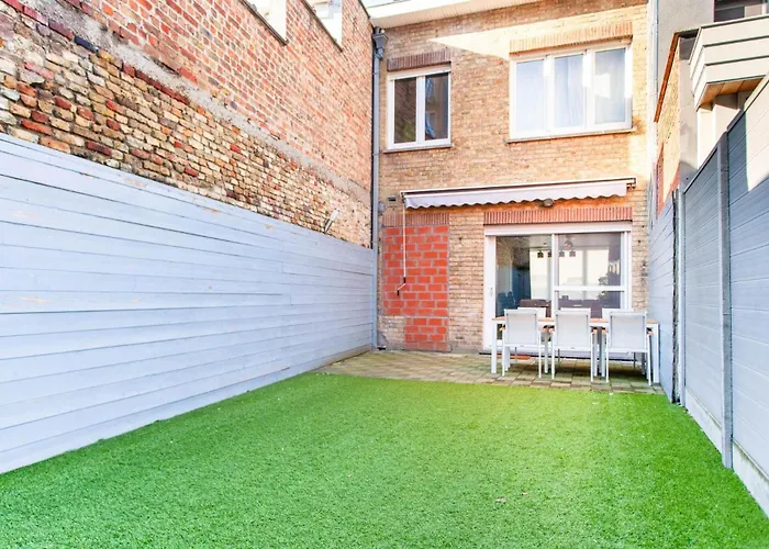 Hébergement de vacances Tin Tin à La Near With Garden *