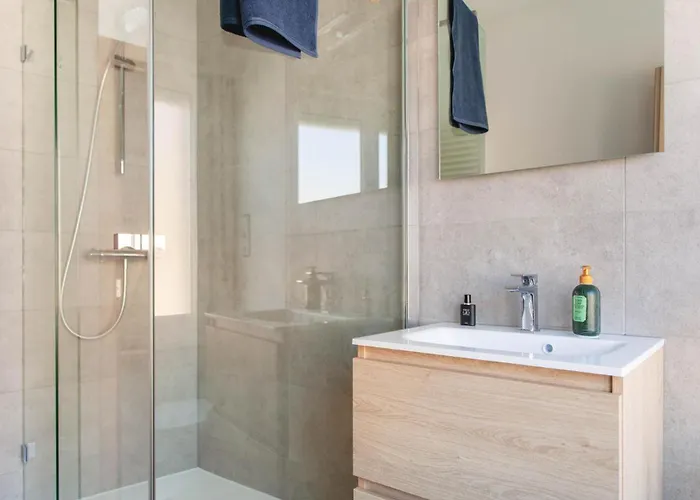 Tin Tin à La Near With Garden Hébergement de vacances